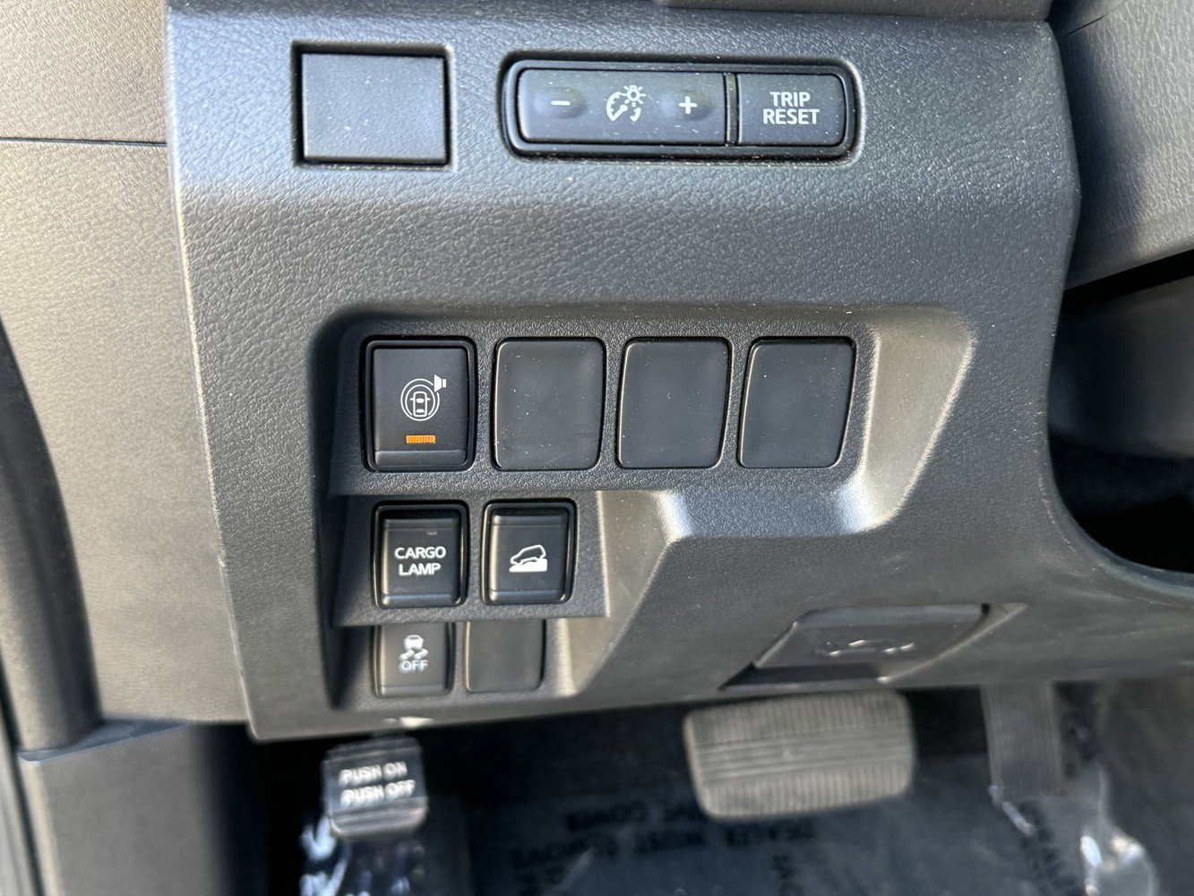 Used 2025 Nissan Frontier SV AWD/4WD image 18
