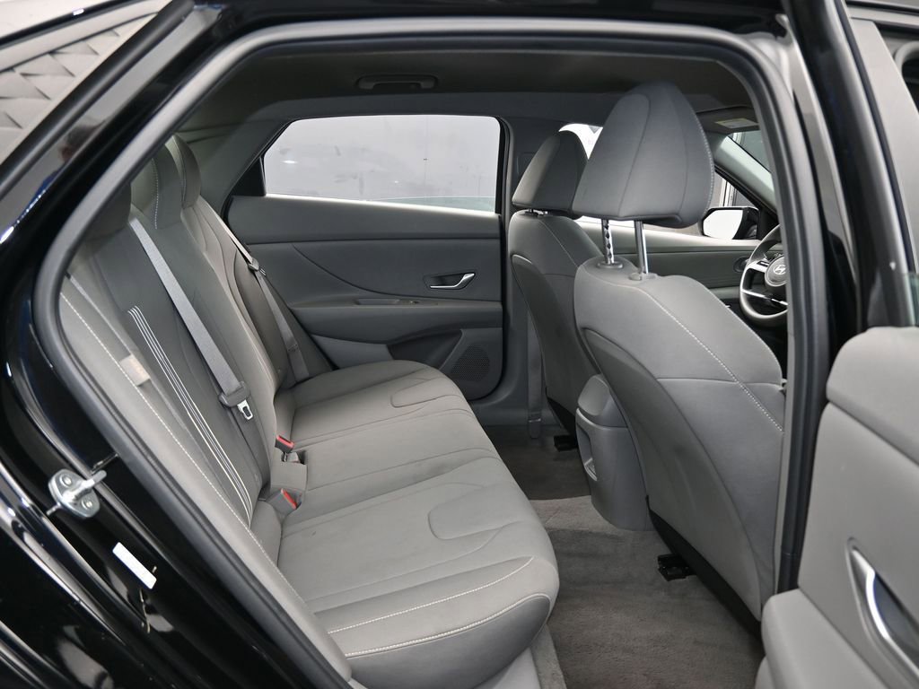 Used 2024 Hyundai Elantra SEL image 40