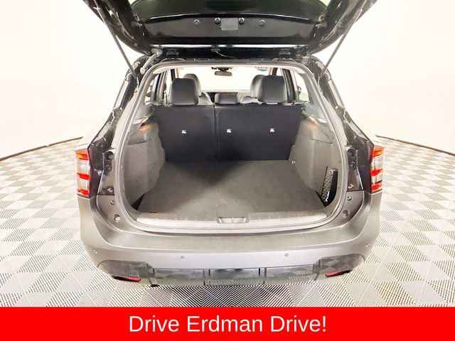 Used 2025 Nissan Kicks SR AWD/4WD image 34
