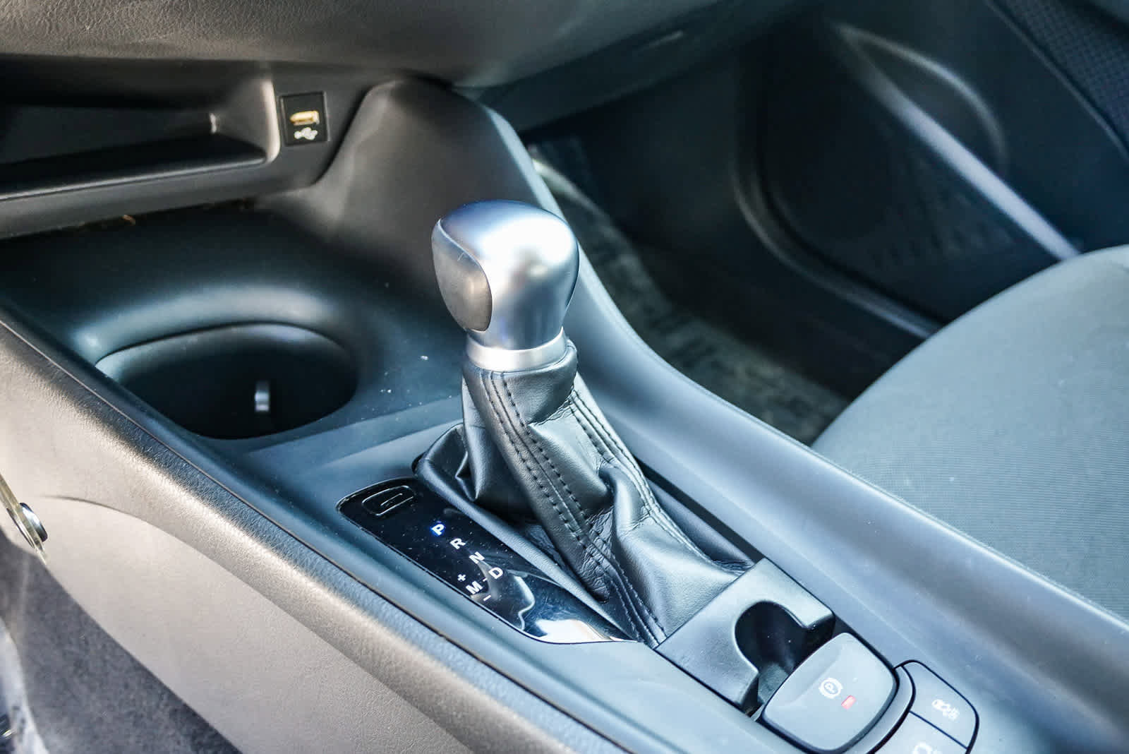 Used 2020 Toyota C-HR LE image 18