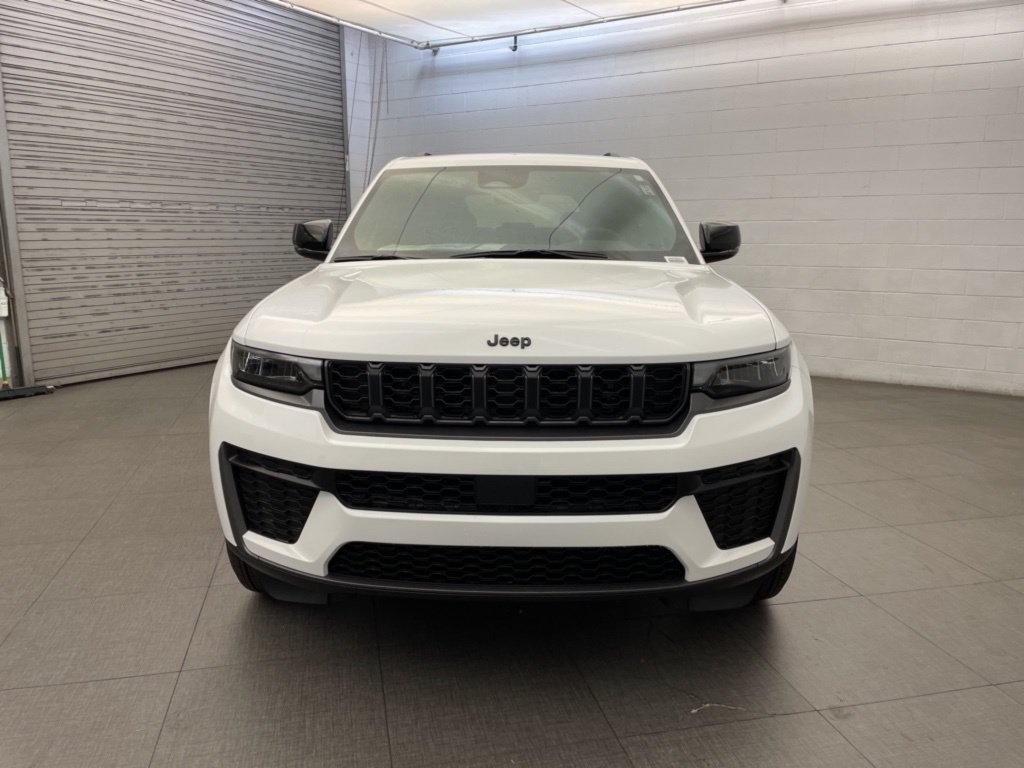 New 2026 Jeep Grand Cherokee Altitude RWD image 6