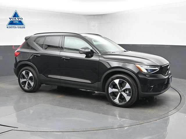 Used 2025 Volvo XC40 B5 Plus
