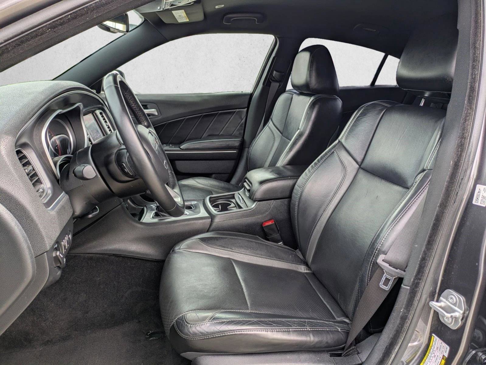 Used 2017 Dodge Charger SXT w/ Plus Group RWD image 15