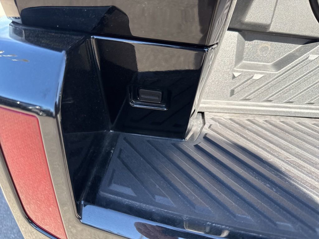 Used 2025 GMC Hummer EV 3X w/ LPO, Illumination Package image 32