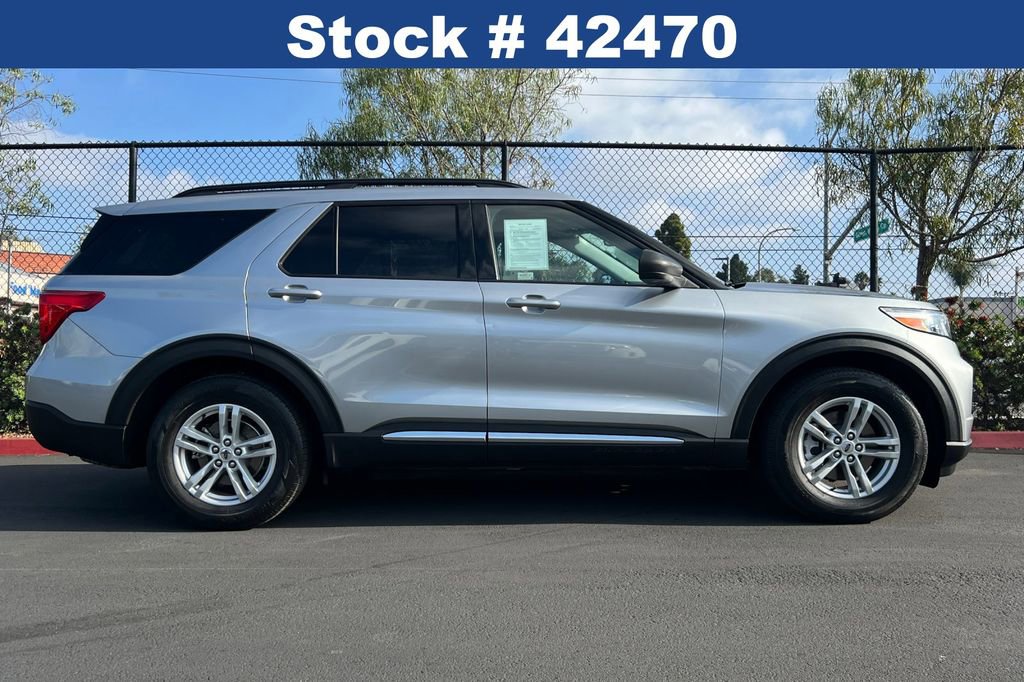 Certified 2022 Ford Explorer XLT w/ Equipment Group 202A image 4