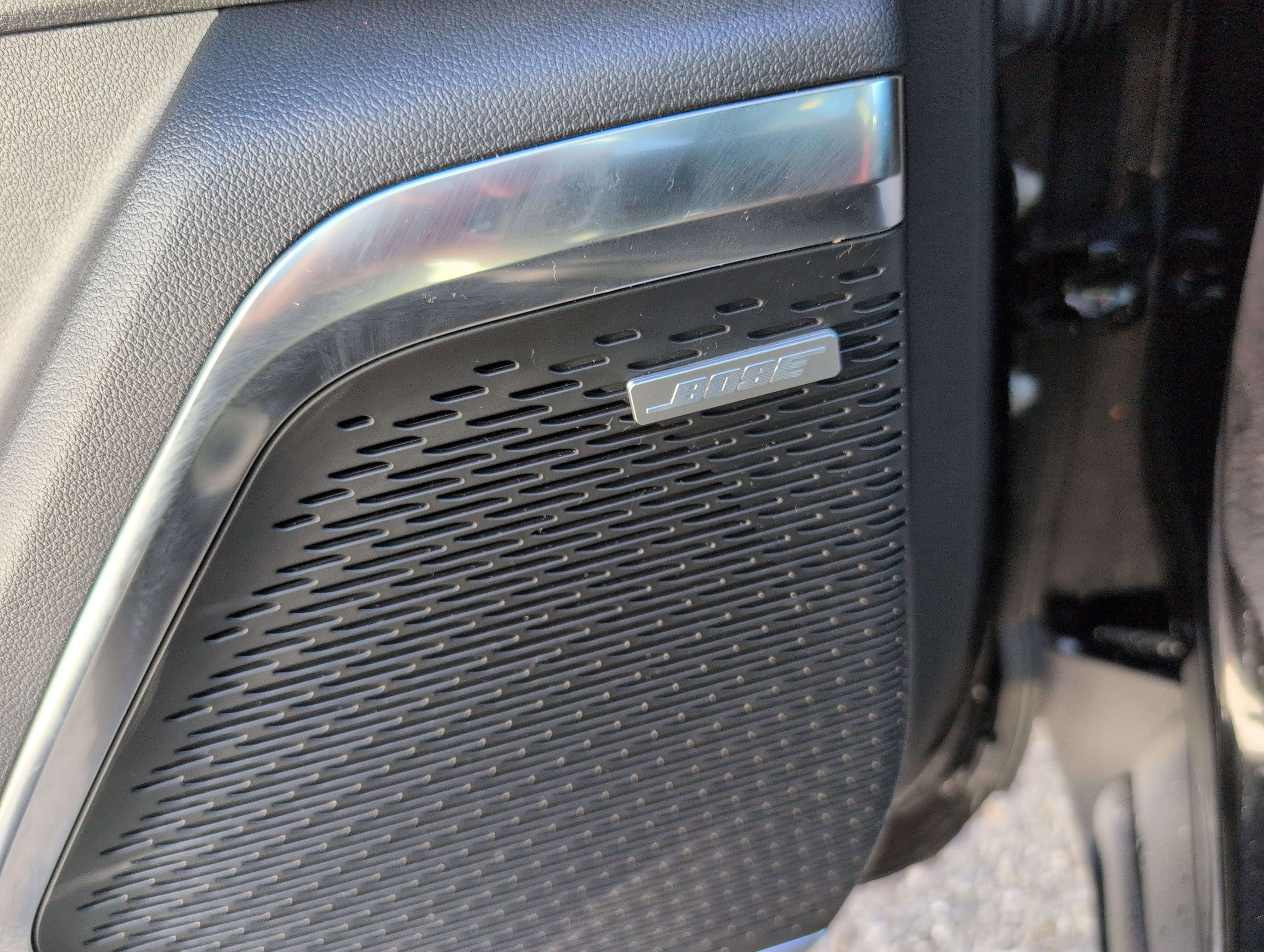 Used 2025 GMC Acadia Elevation image 17