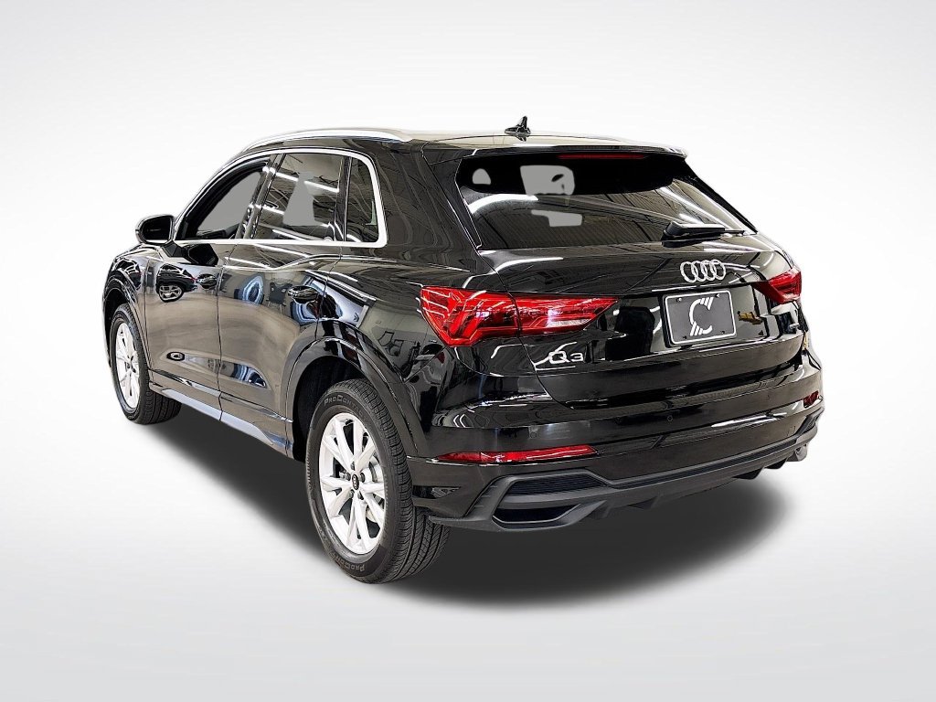 Used 2025 Audi Q3 2.0T Premium w/ Convenience Package AWD/4WD image 3