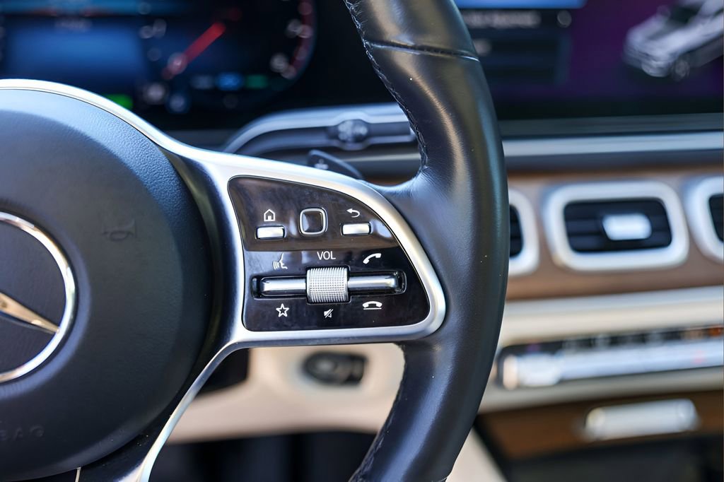 Used 2023 Mercedes-Benz GLS 450 4MATIC image 12