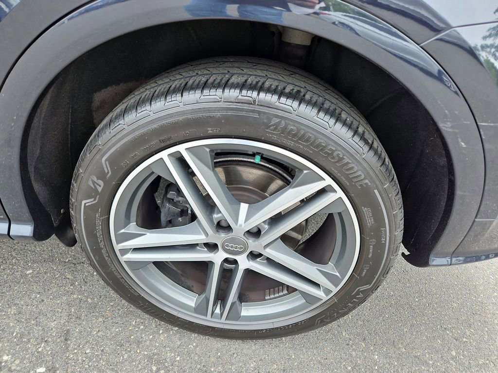 Used 2018 Audi SQ5 Premium Plus w/ Navigation Package image 36