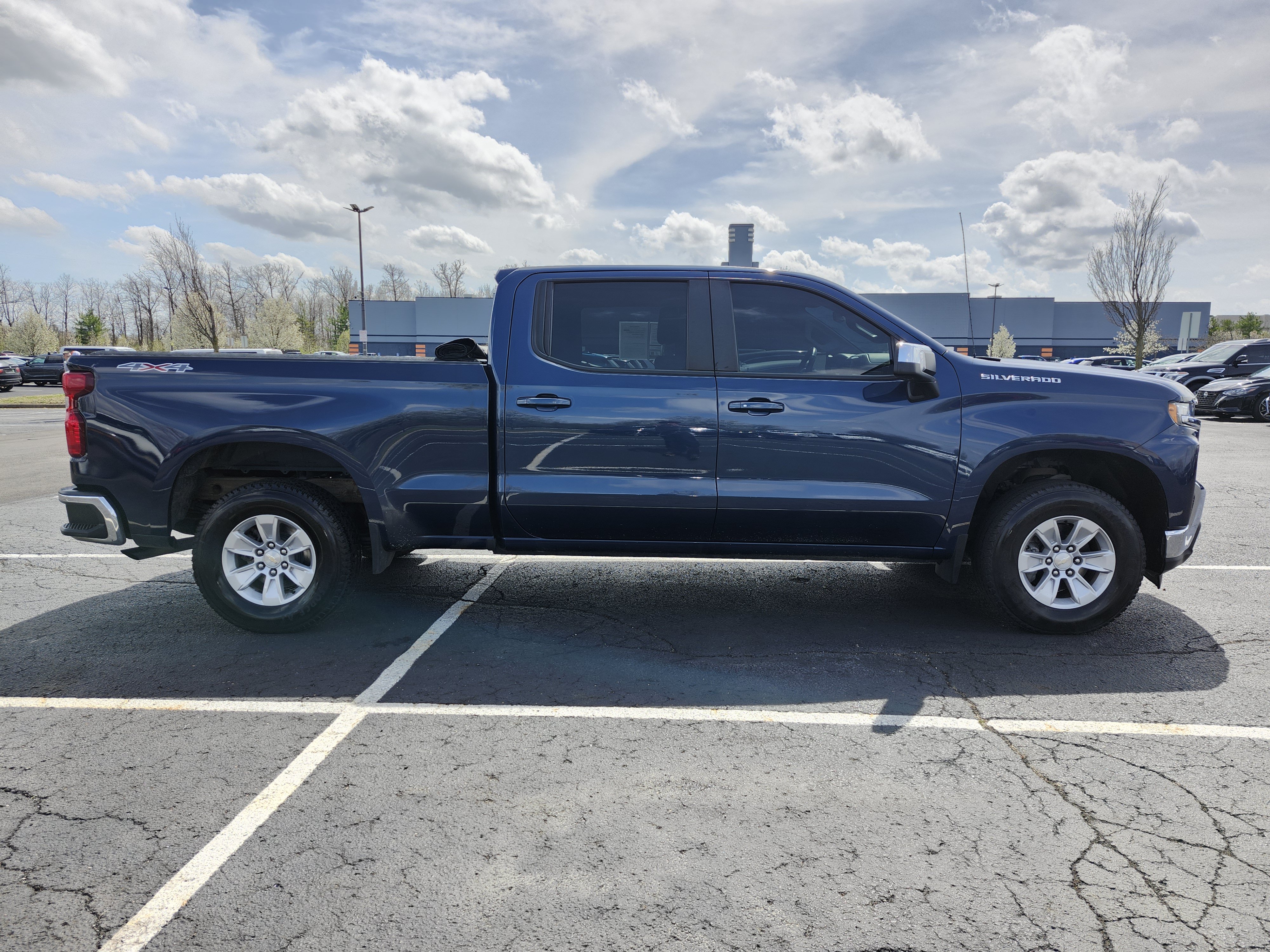 Used 2022 Chevrolet Silverado 1500 LT w/ Safety Package II AWD/4WD image 18