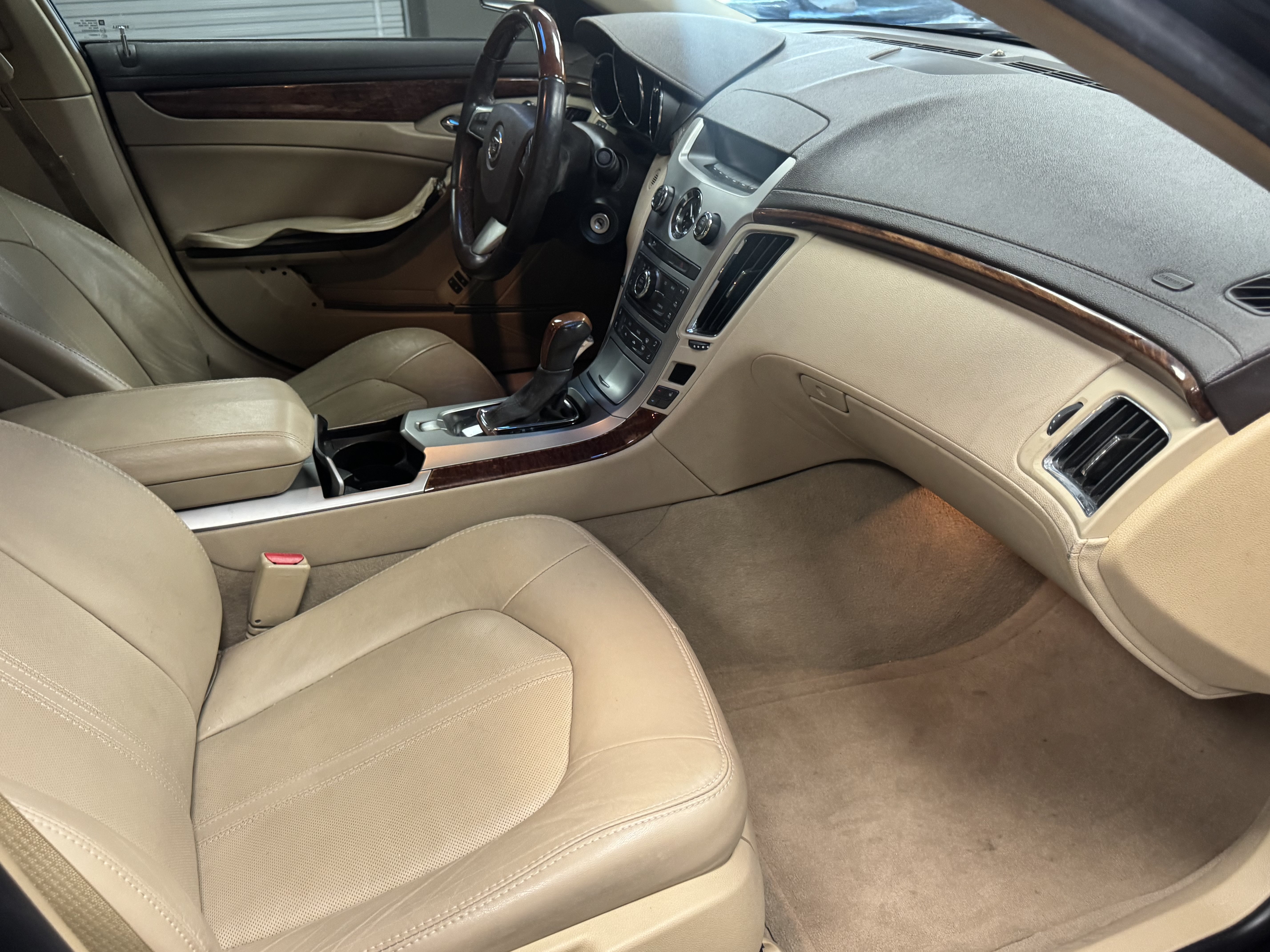 Used 2011 Cadillac CTS Luxury RWD image 10
