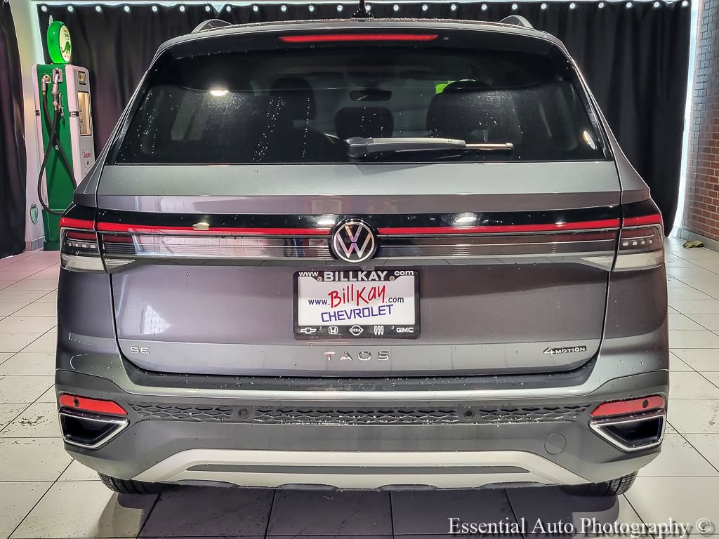 Used 2025 Volkswagen Taos SE AWD/4WD image 9