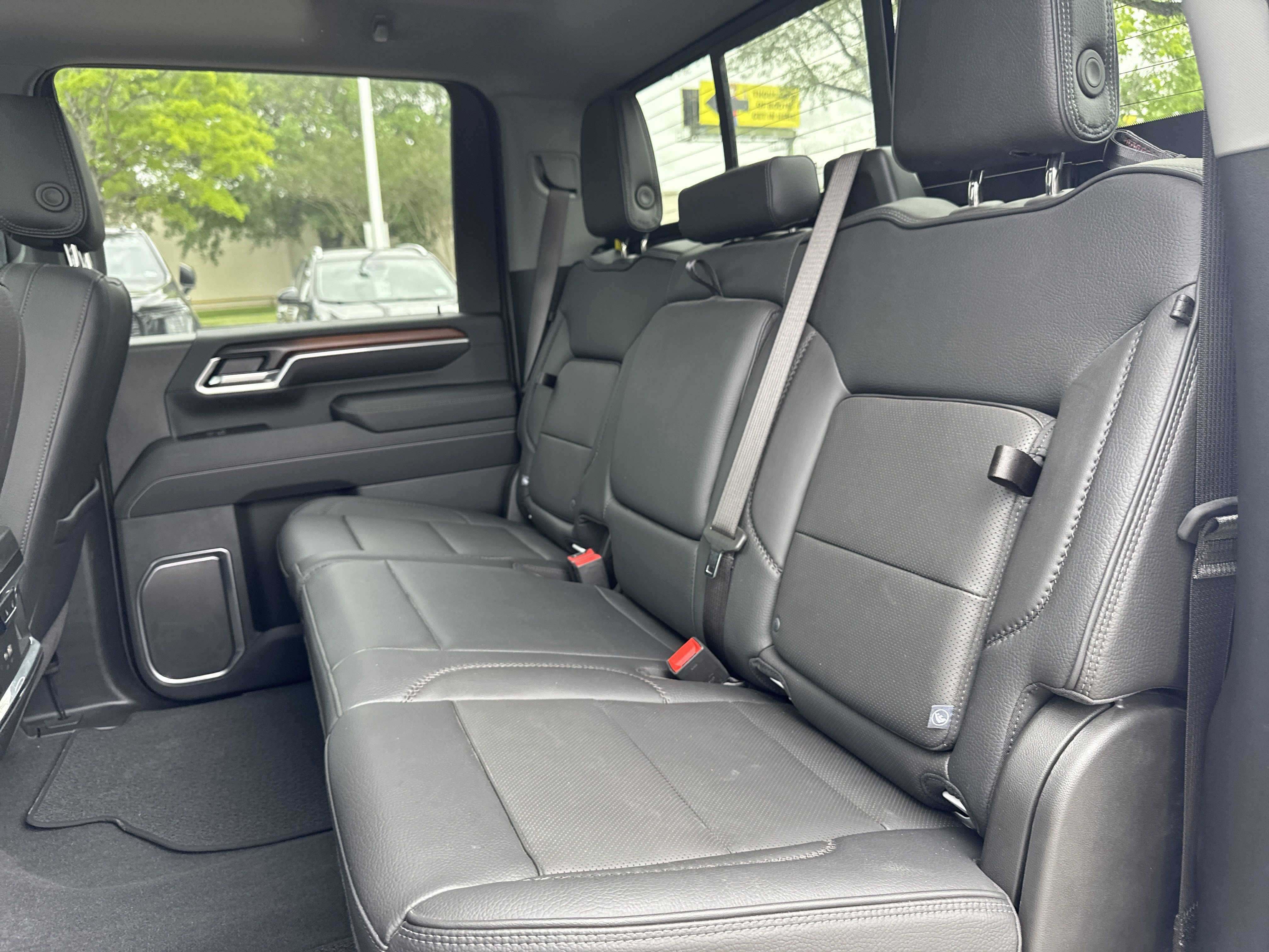 Used 2025 GMC Sierra 3500 Denali image 9