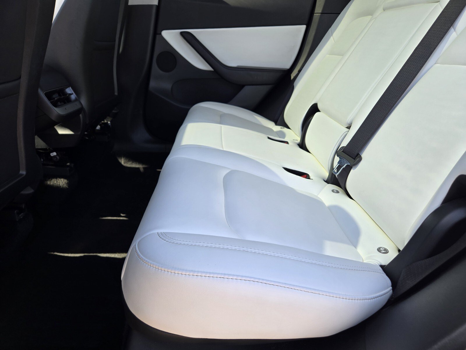 Used 2021 Tesla Model Y Long Range AWD/4WD image 11