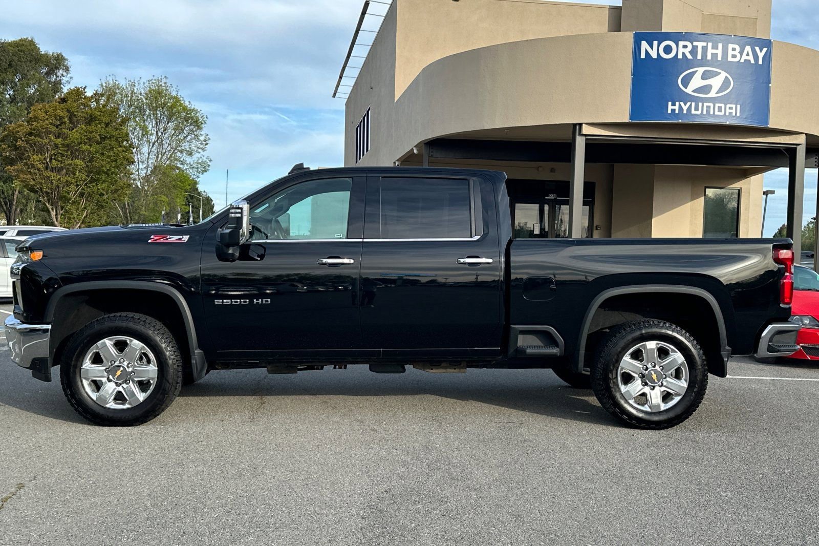 Used 2022 Chevrolet Silverado 2500 LTZ w/ LTZ Premium Package AWD/4WD image 7