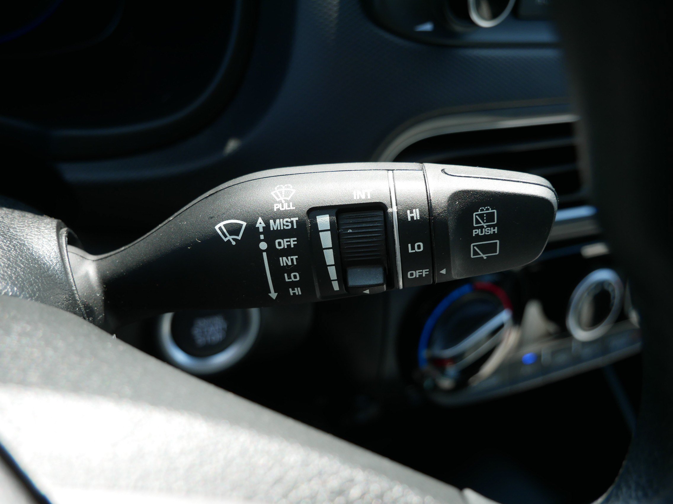 Used 2023 Hyundai Kona SEL FWD image 29