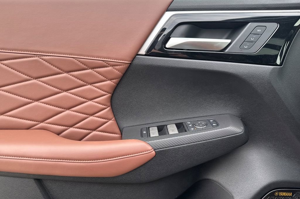 New 2026 Mitsubishi Outlander SEL AWD/4WD image 11