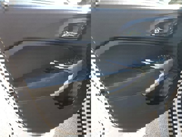 Used 2024 Chevrolet Trax RS image 21