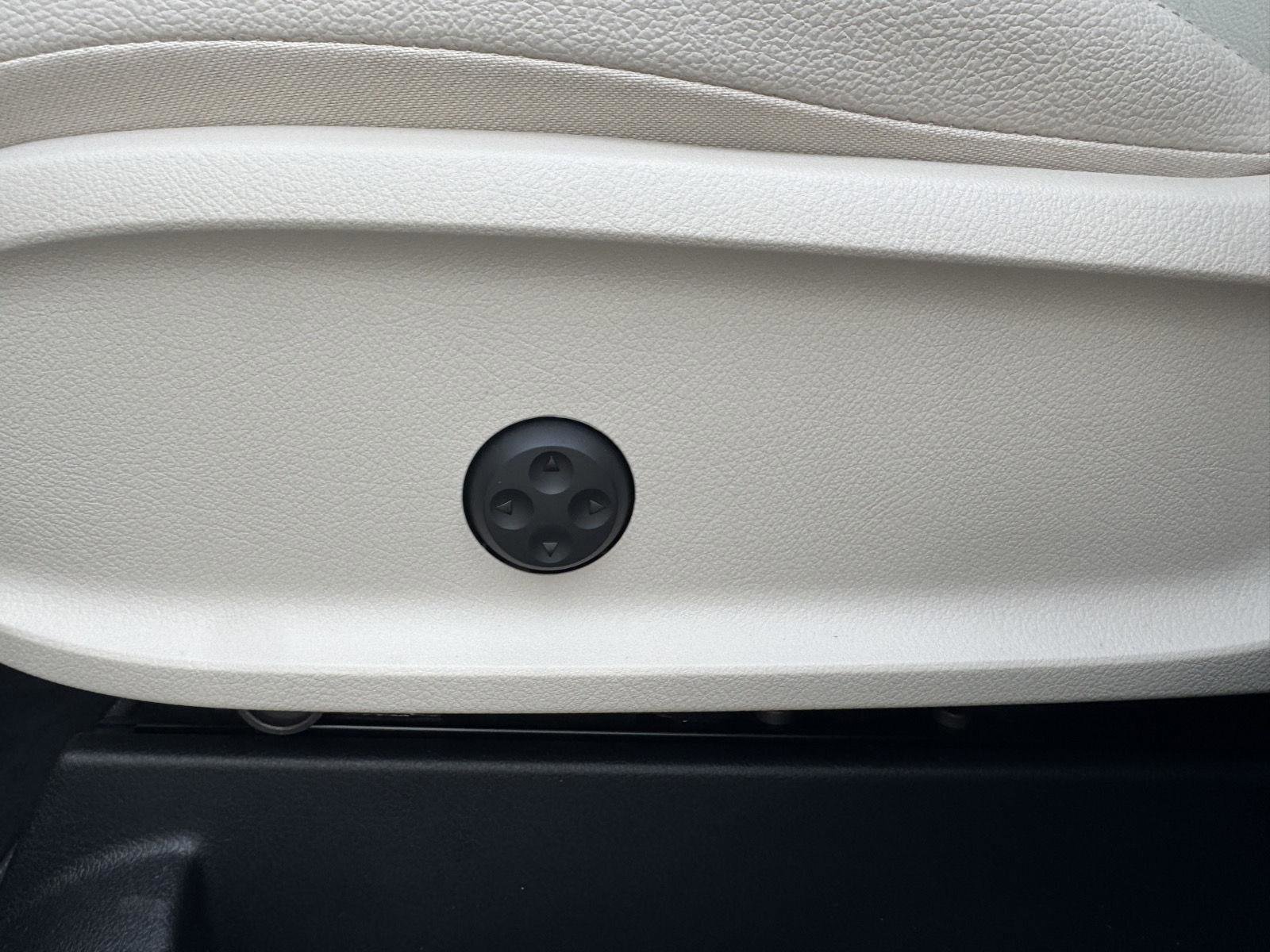 Certified 2026 Mercedes-Benz GLA 250 image 8