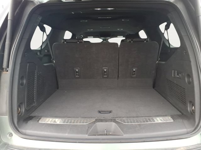 Used 2023 Chevrolet Suburban Premier AWD/4WD image 24