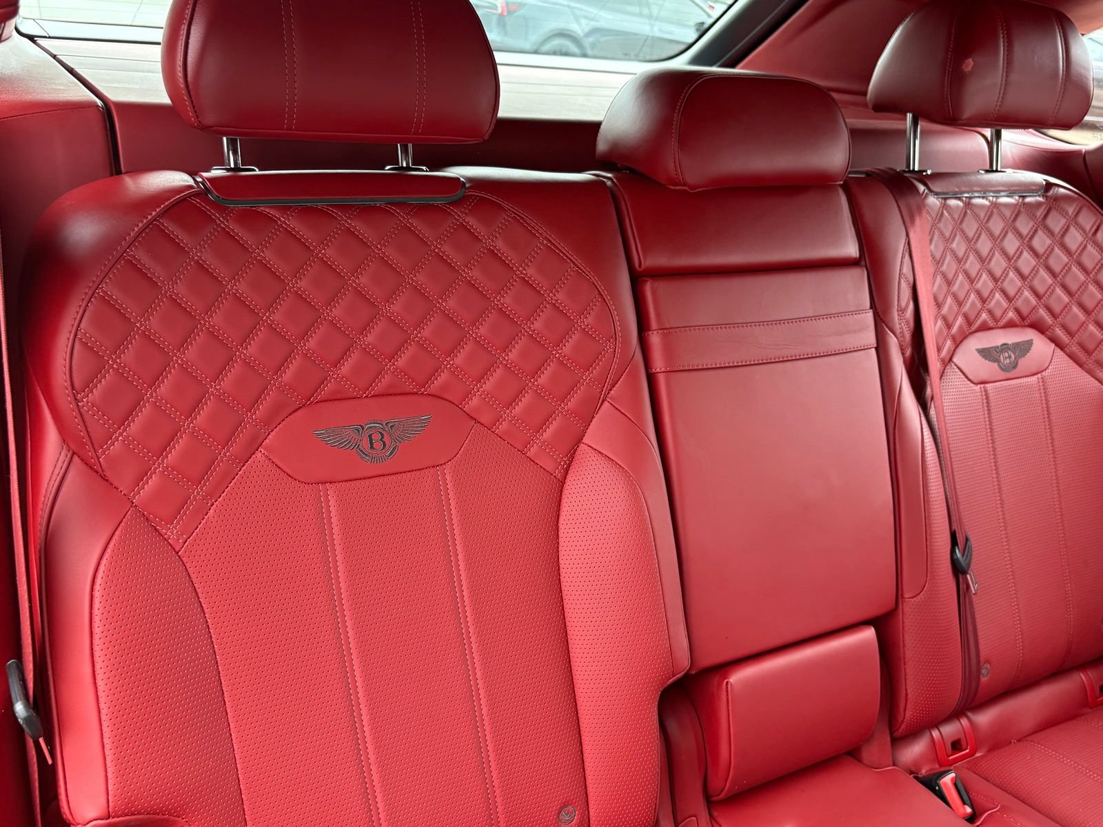 Used 2021 Bentley Bentayga AWD/4WD image 47