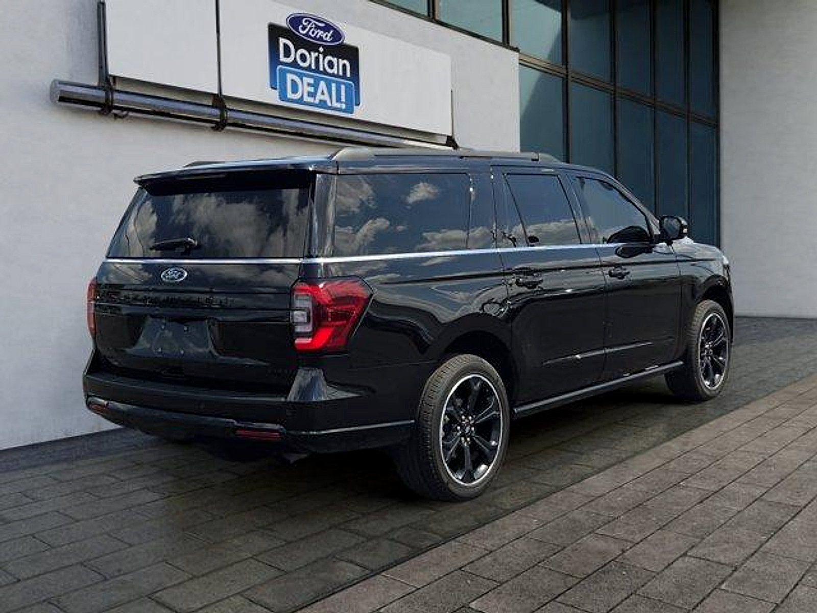Certified 2023 Ford Expedition Max Limited AWD/4WD image 3