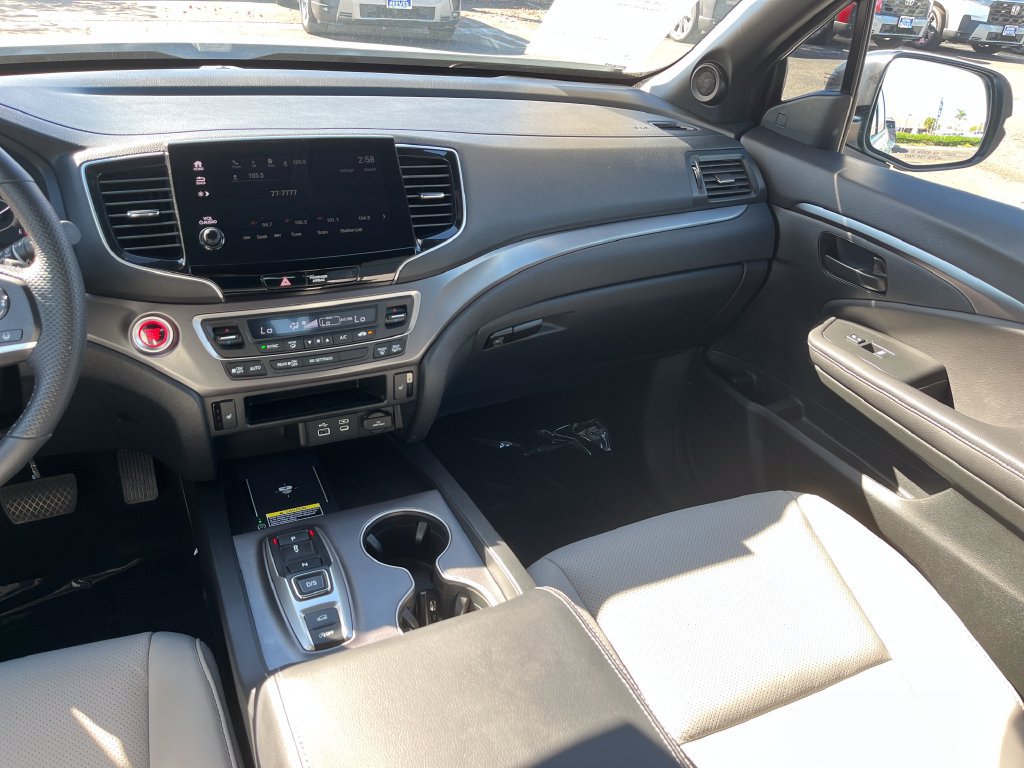 Used 2025 Honda Passport EX-L image 37