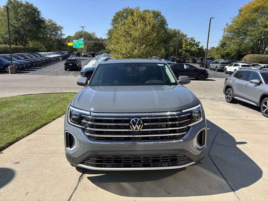 New 2026 Volkswagen Atlas SE image 2