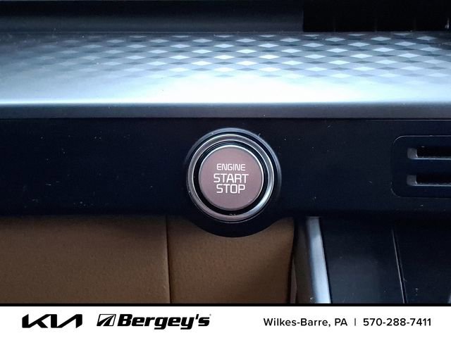 Certified 2023 Kia Carnival LX image 28