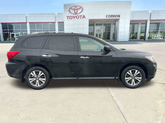 Used 2017 Nissan Pathfinder SV w/ Trailer Tow Package AWD/4WD image 6