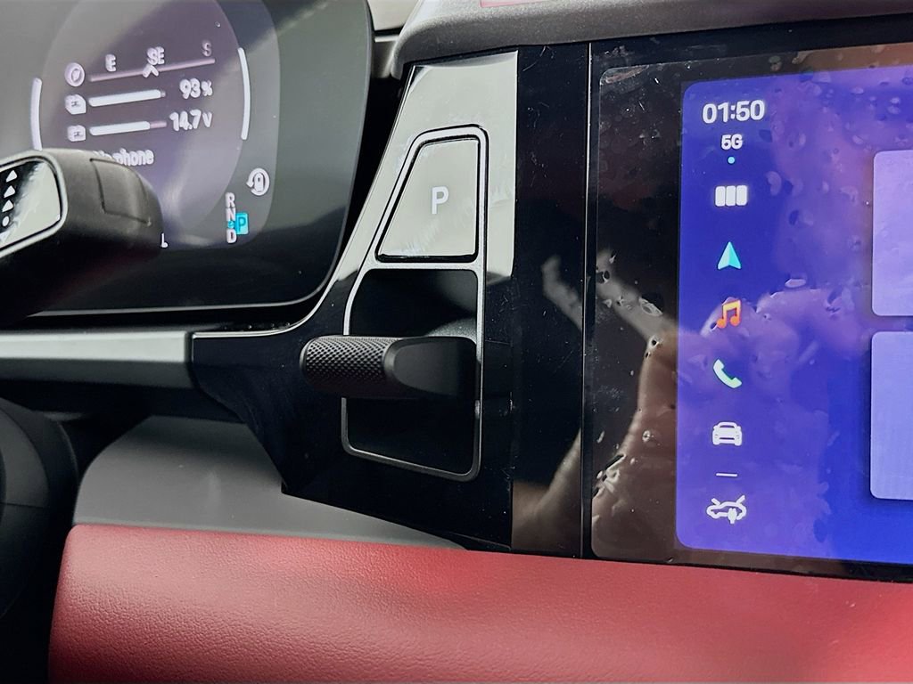 Certified 2025 Porsche Macan Electric image 19