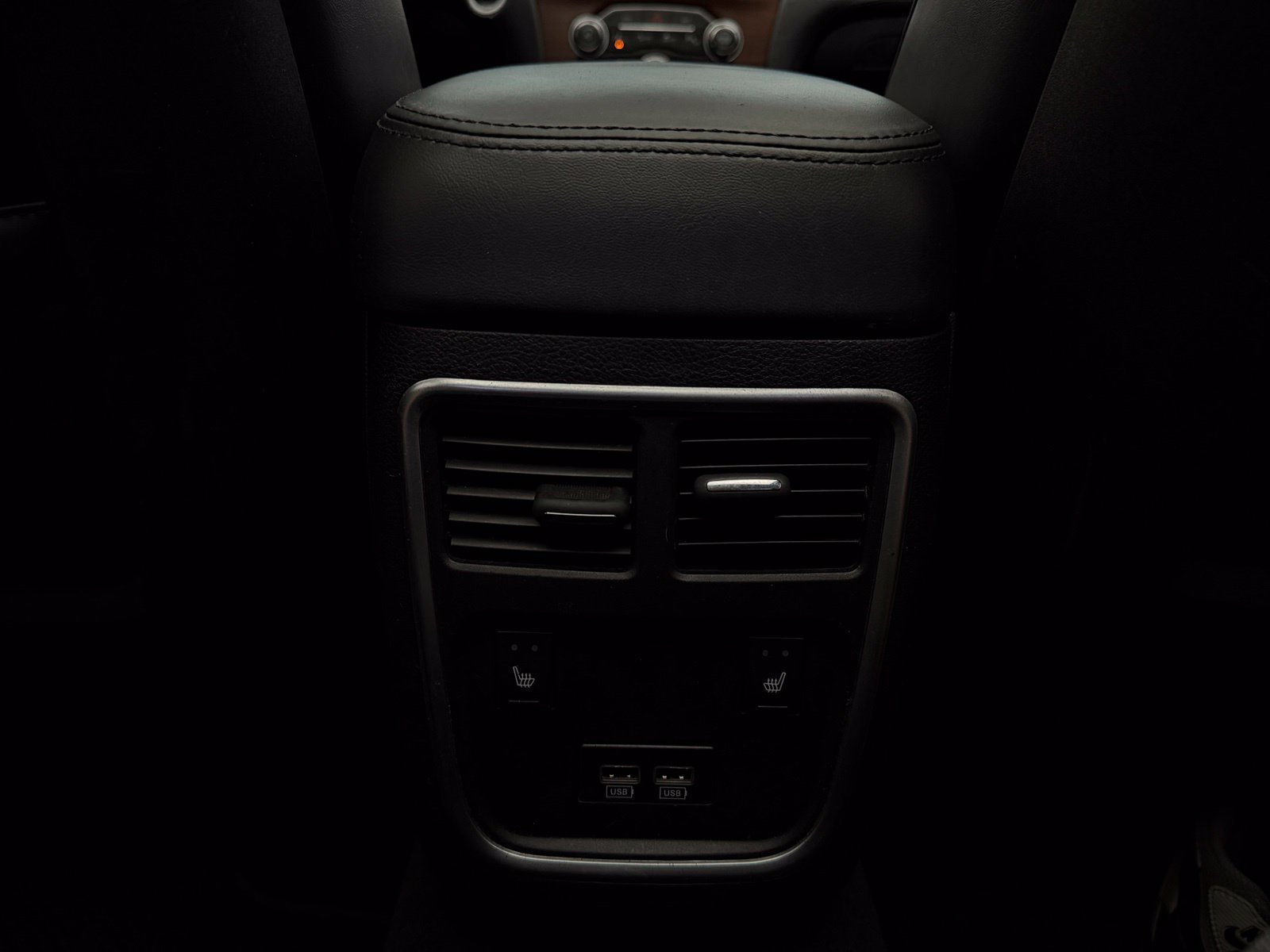 Used 2015 Chrysler 300 C Platinum w/ Harman/Kardon Audio Group RWD image 42