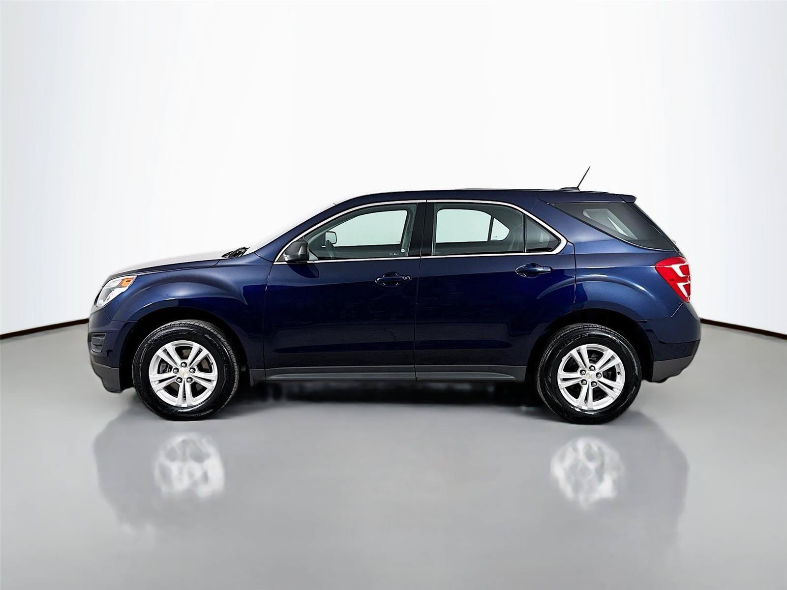 Used 2017 Chevrolet Equinox LS FWD image 6