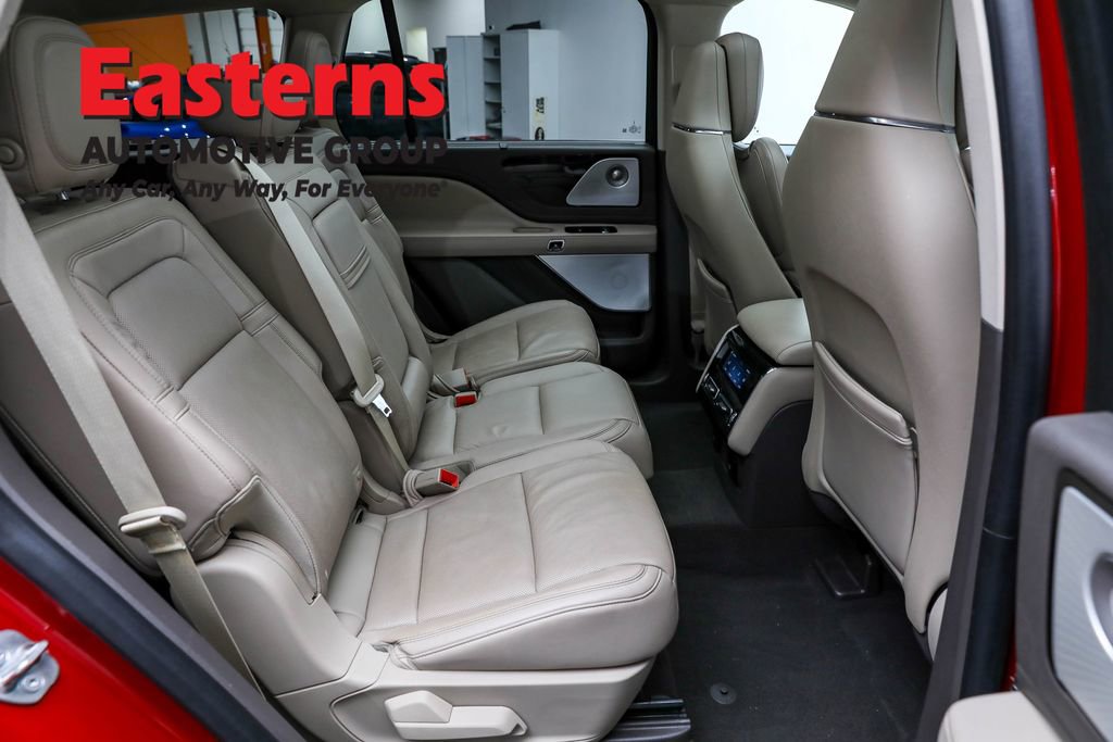 Used 2020 Lincoln Aviator Reserve w/ Equipment Group 202A image 25
