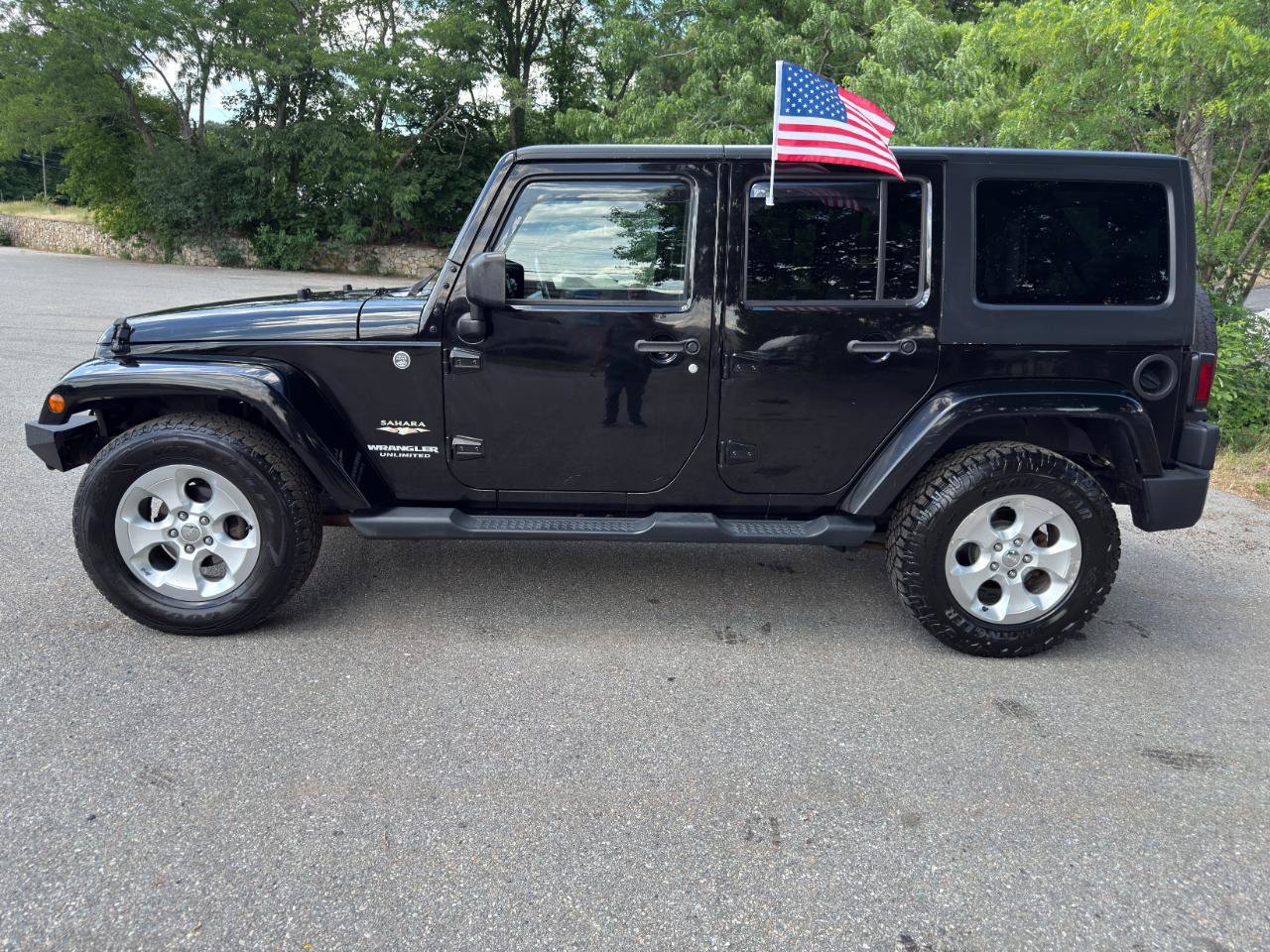 Used 2015 Jeep Wrangler Unlimited Sahara w/ Dual Top Group AWD/4WD image 8
