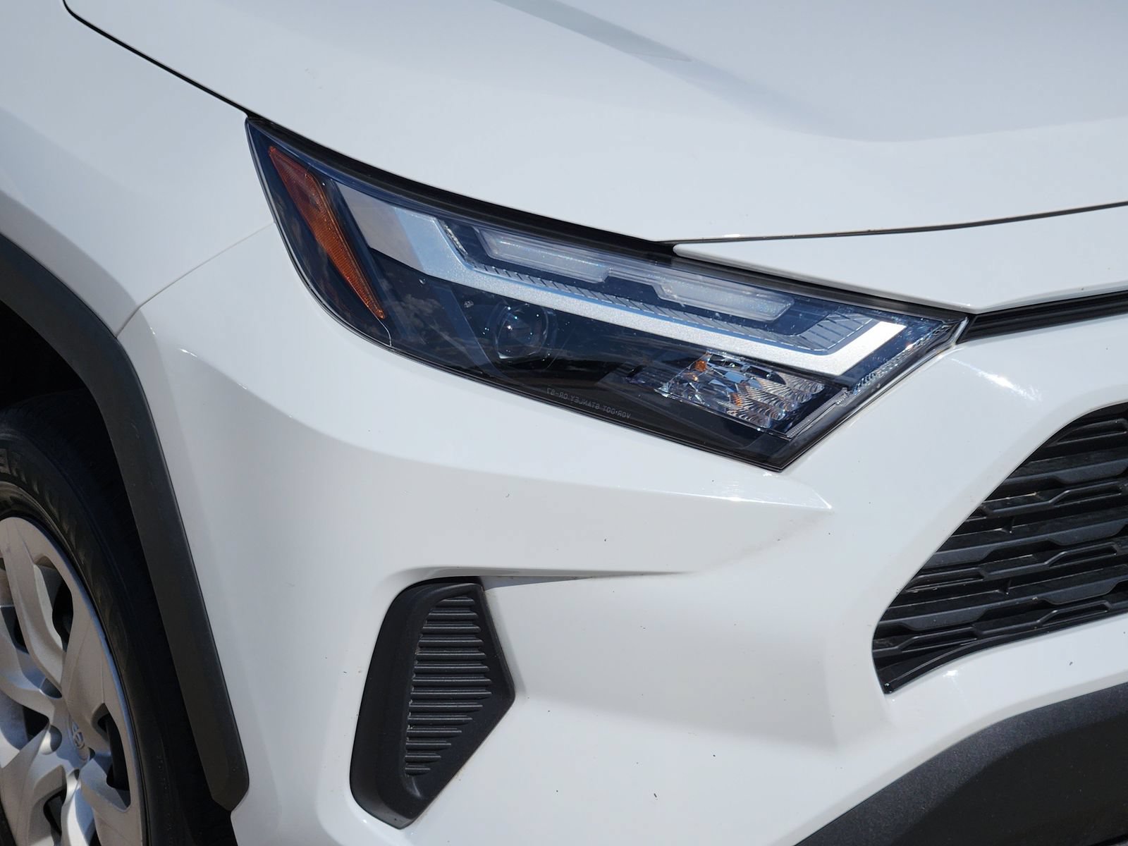 Used 2024 Toyota RAV4 LE FWD image 10
