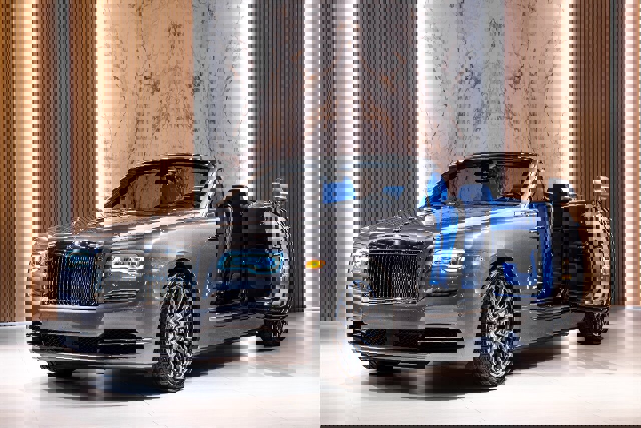 Used 2018 Rolls-Royce Dawn image 2