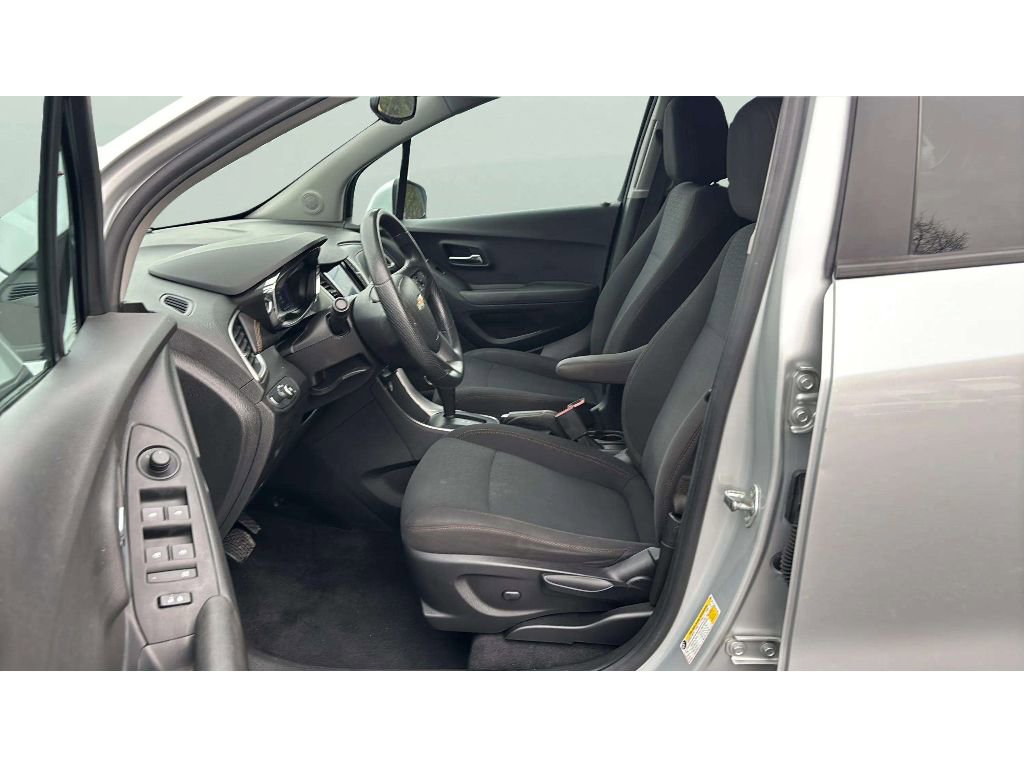 Used 2020 Chevrolet Trax LS w/ Tint and Cruise Package image 10