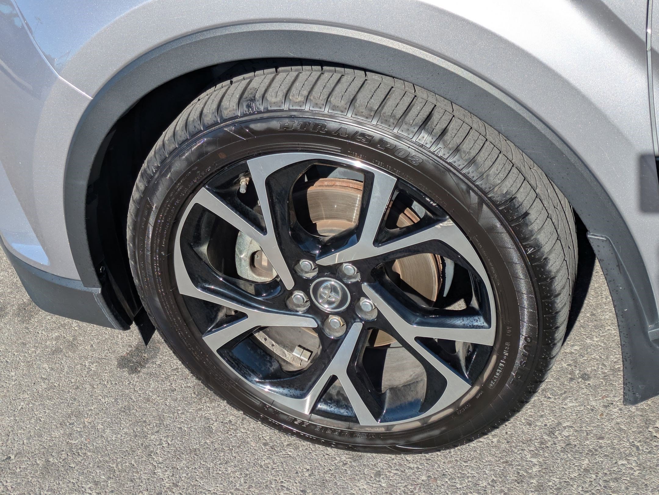 Used 2019 Toyota C-HR Limited FWD image 14