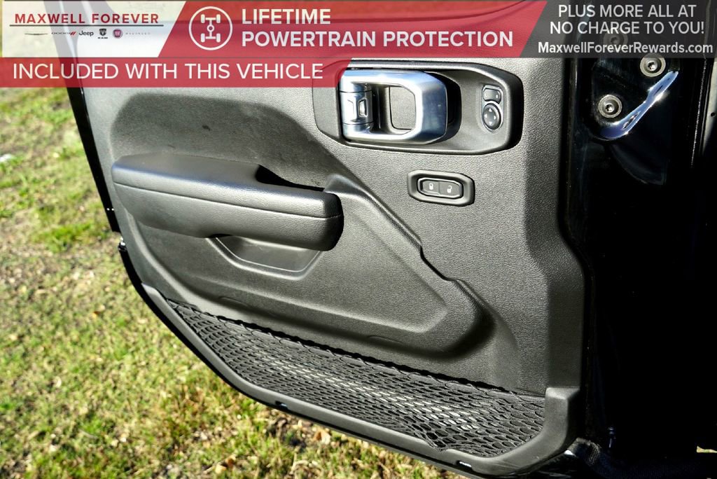 Used 2022 Jeep Gladiator Rubicon w/ Safety Group image 26