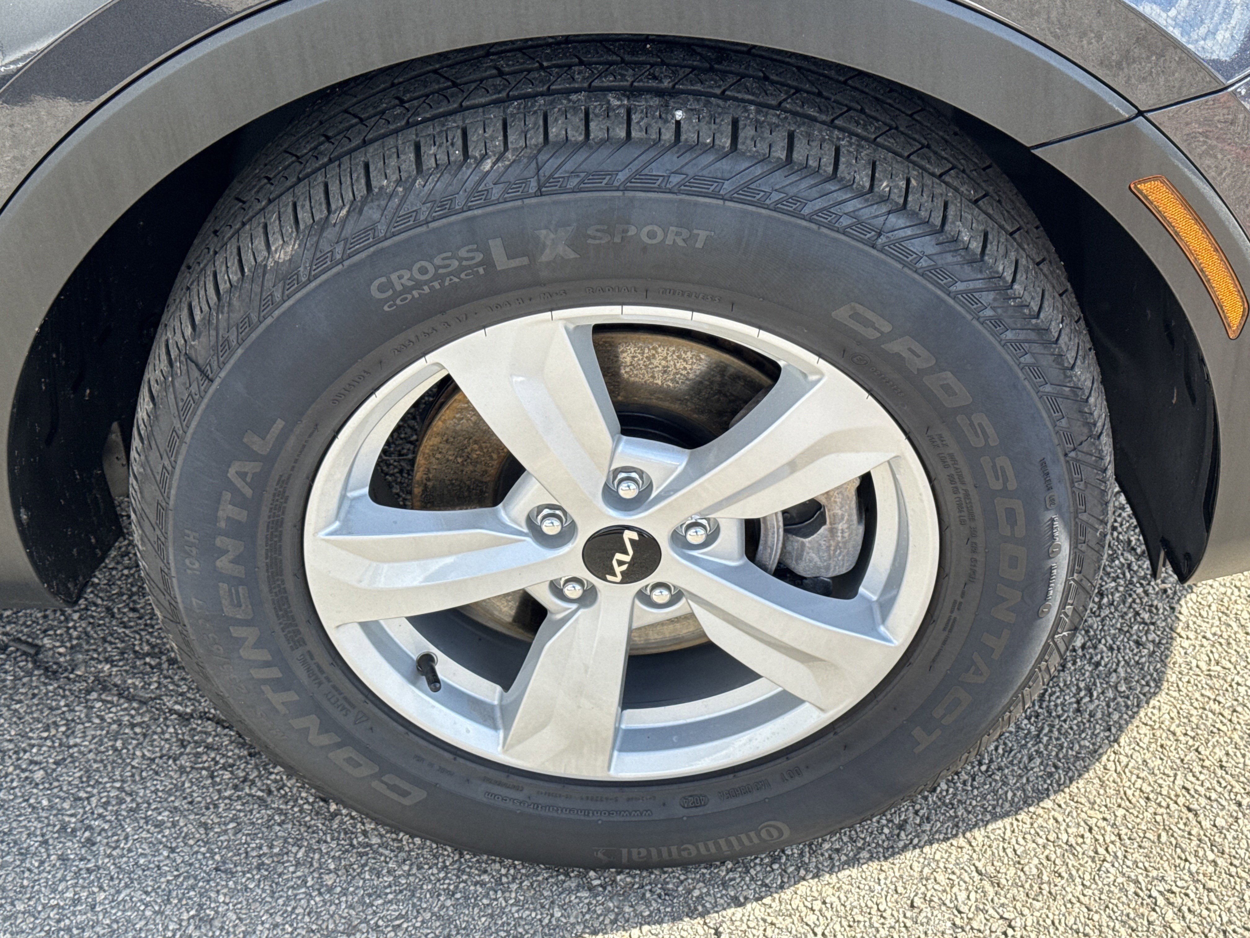 Certified 2025 Kia Sorento LX image 11