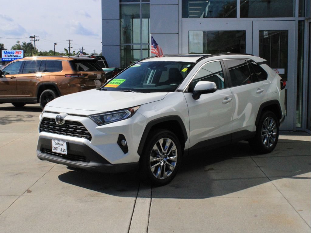 Used 2021 Toyota RAV4 XLE Premium AWD/4WD image 3