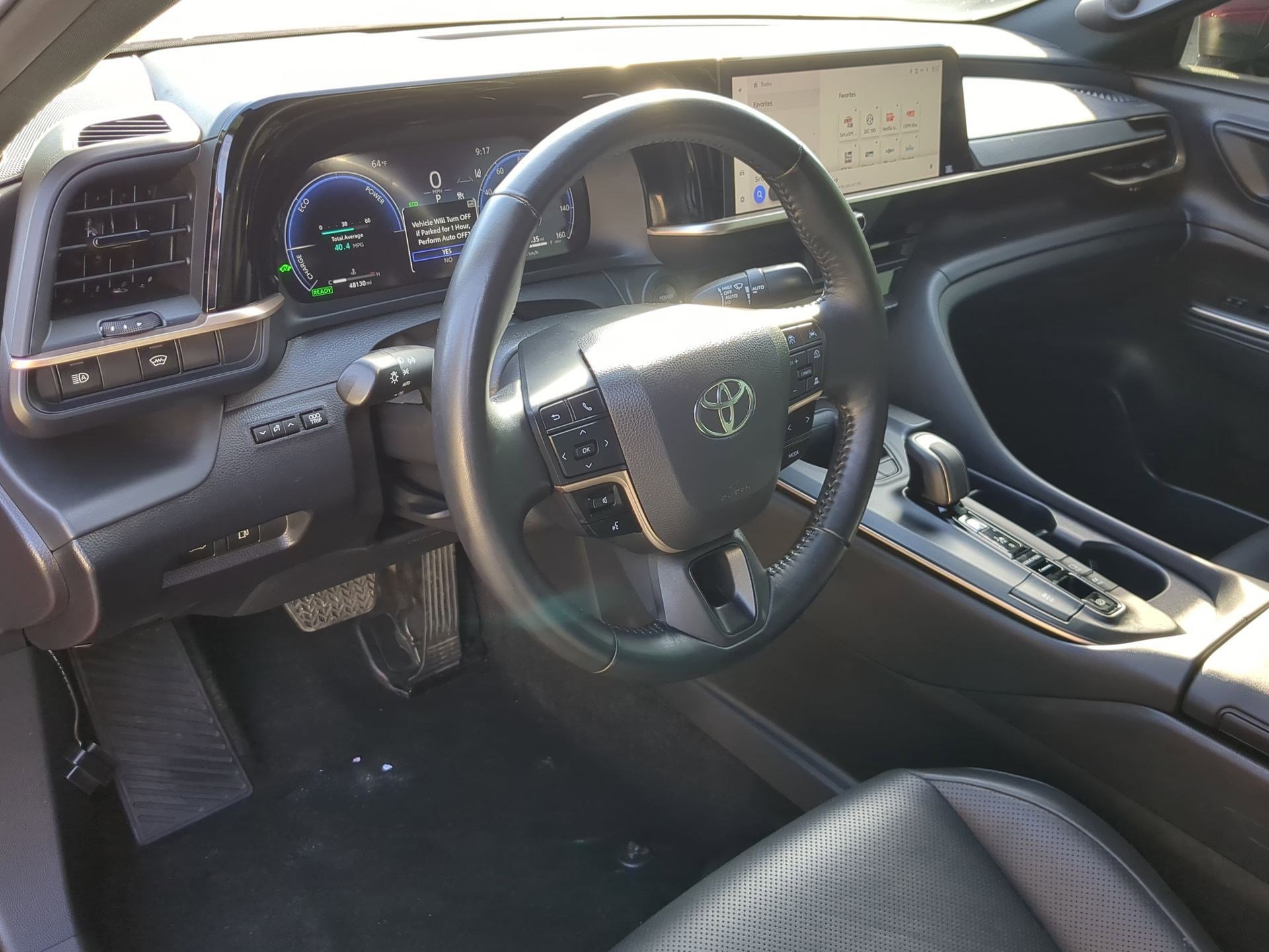 Used 2023 Toyota Crown Limited image 12