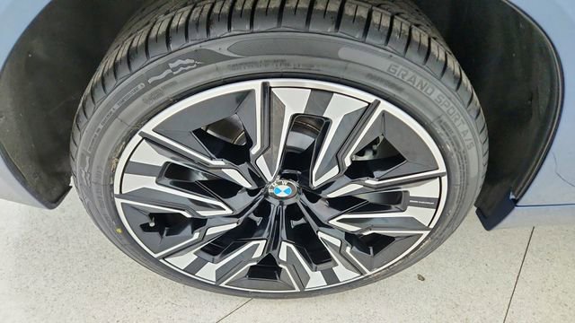 Used 2025 BMW X3 xDrive30i w/ Premium Package image 57