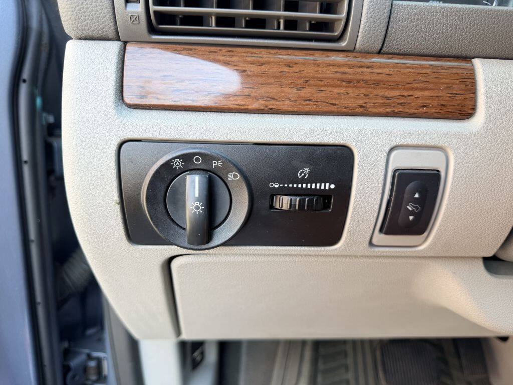 Used 2004 Ford Freestar SEL FWD image 14
