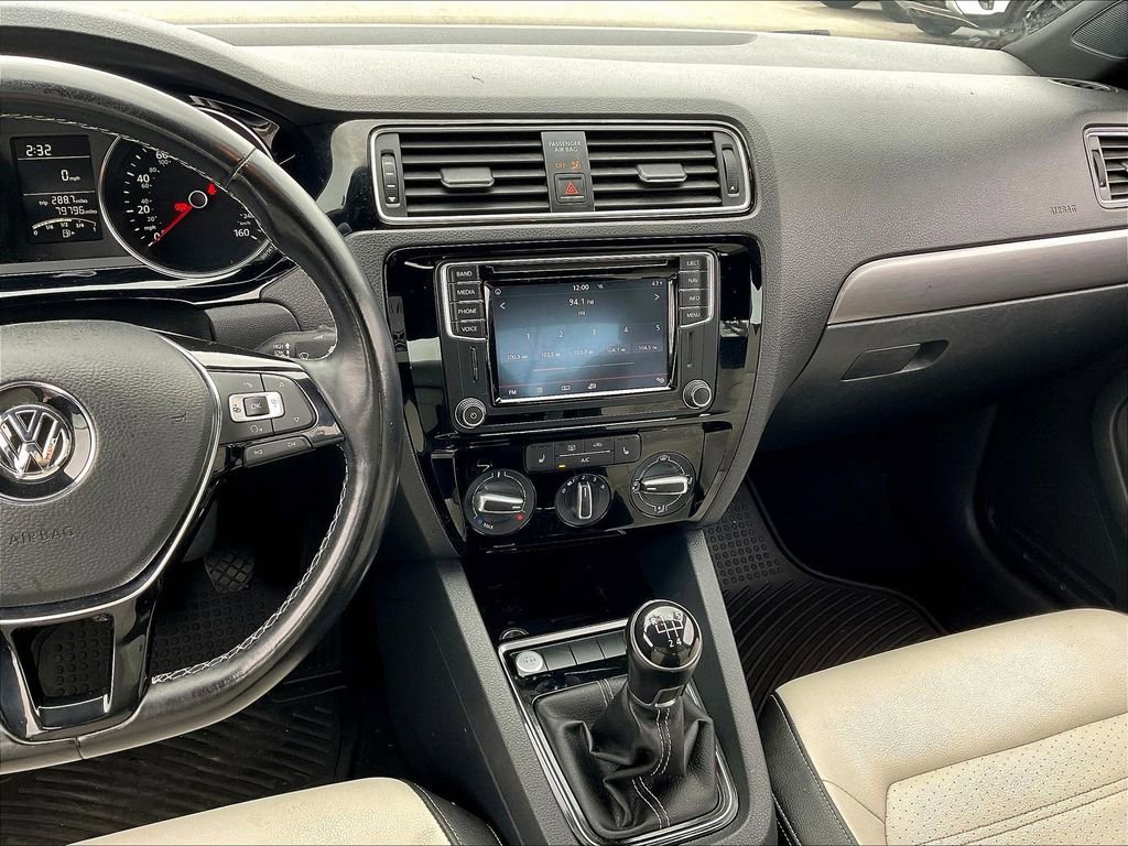Used 2016 Volkswagen Jetta Sport image 17