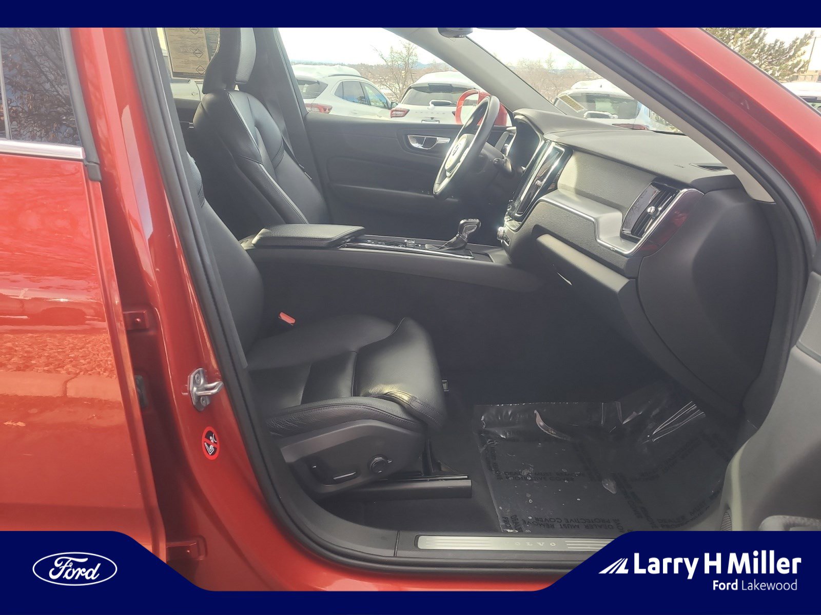 Used 2019 Volvo XC60 T5 Momentum w/ Premium Package image 18