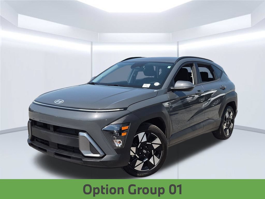 Used 2025 Hyundai Kona SEL FWD image 2