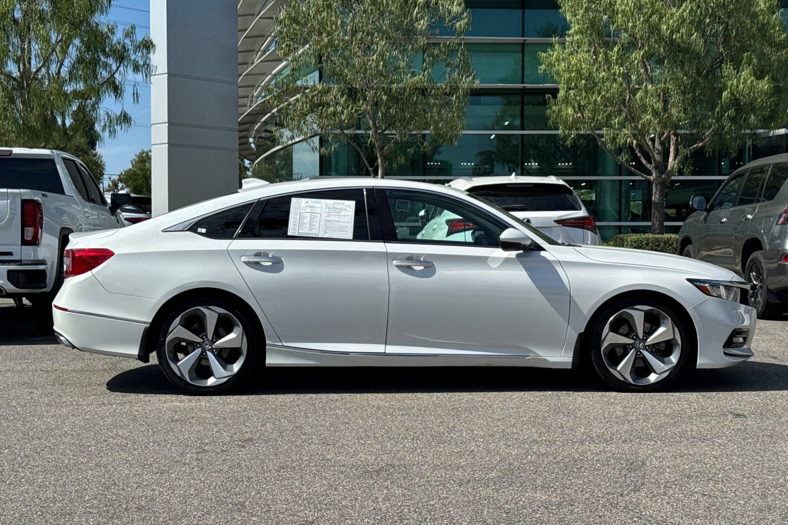 Certified 2020 Honda Accord Touring image 3
