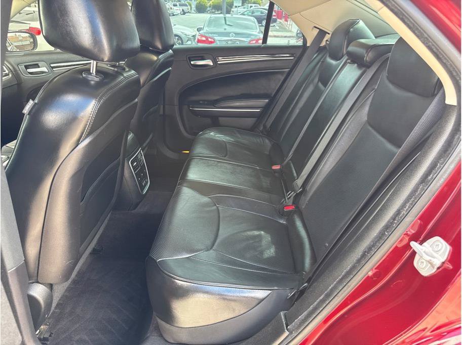 Used 2017 Chrysler 300 C w/ Safetytec Plus Group RWD image 18